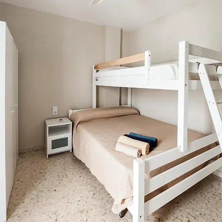 2 Bedroom Awesome In Holiday home *