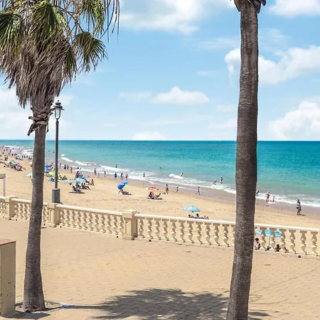 2 Bedroom Awesome In Holiday home